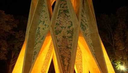 مقبرة الشاعر عمر الخيام في نيسابور الإيرانية