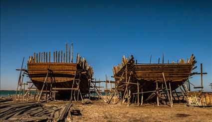 ميناء لافت التاريخي المطل على جزيرة قشم الايرانية