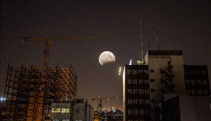 تقرير مصور عن ظاهرة خسوف القمر في ايران