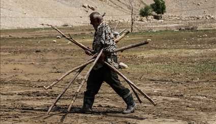 الحياة تستمر رغم الخسائر التي خلفها السيل في محافظة فارس