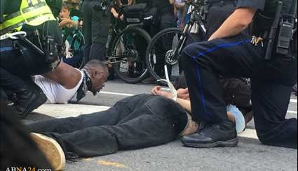 اشتباكات بين عنصريين ومحتجين مناوئين لهم في بوستون الأمريكية