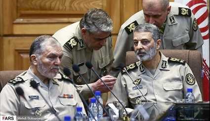 بالصور.. مراسم تقديم قائد الجيش الايراني الجديد