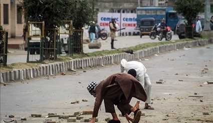 اشتباكات بين الشرطة الهندية والمصلين بعد أداء صلاة عيد الاضحى المبارك في كشمير