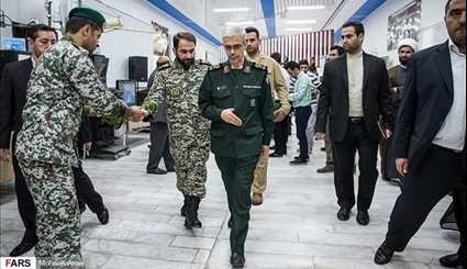بالصور.. رئيس هيئة الاركان الايرانية يتفقد مقر خاتم‌ الانبياء (ص) للدفاع الجوي
