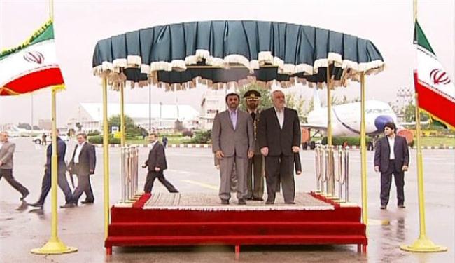 الرئيس احمدي نجاد يغادر طهران متوجها الى اسطنبول
