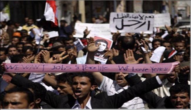 قوات النظام تهاجم المحتجين في صنعاء وتعز 