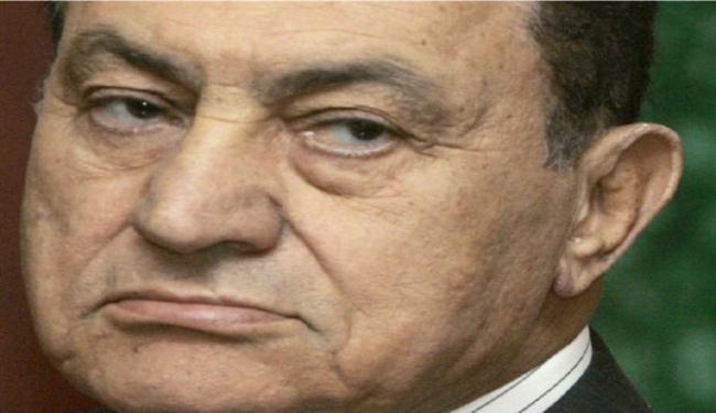 مسؤول مصري: إسرائيل تسعى لتهريب مبارك 