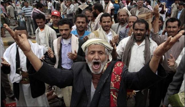آلاف المقاتلين القبليين يحتشدون على مشارف صنعاء 