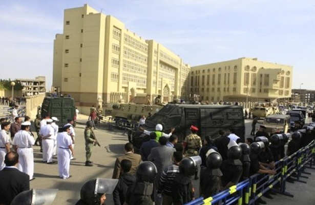محاکمه نظامی دو روزنامه نگار مصری