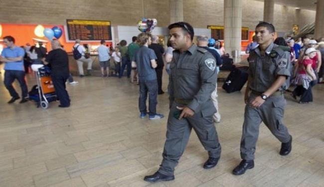 الاحتلال يحاول منع وصول مناصرين للفلسطينيين