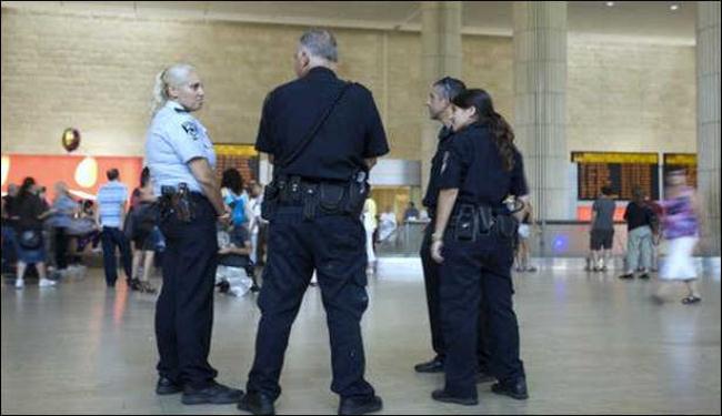 فرنسا تمنع سفر متضامنين مع غزة بضغوط اسرائيلية