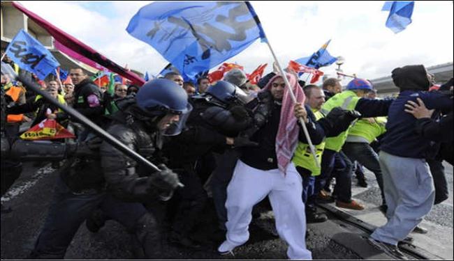  ناشطون مؤيدون للفلسطينيين يتظاهرون بمطار رواسي 
