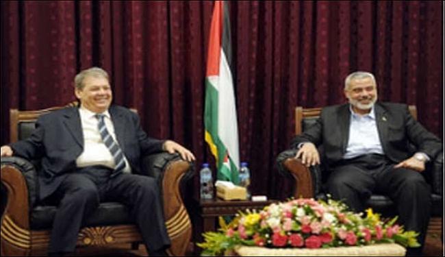 هنية يبحث المصالحة مع ممثل حركة فتح