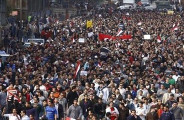 تظاهرات مردمی ضامن استمرار انقلاب مصر