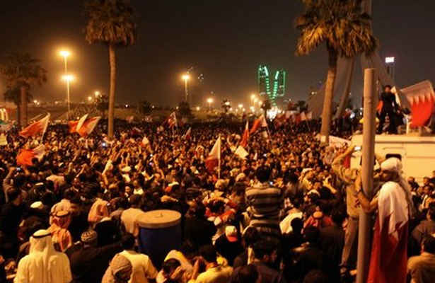 تظاهرات شبانه بحرینیها در اعتراض به سرکوبها