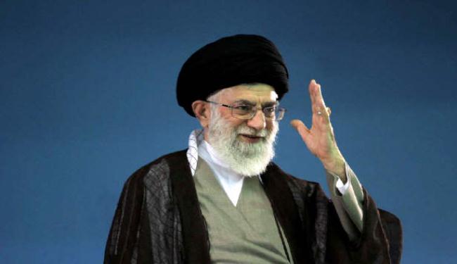 قائد الثورة يدعو لحركة ثقافية جديدة