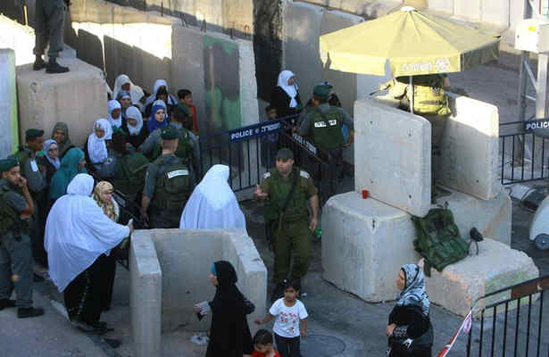 تنگناهاي اسراييل بر فلسطينيان درماه رمضان