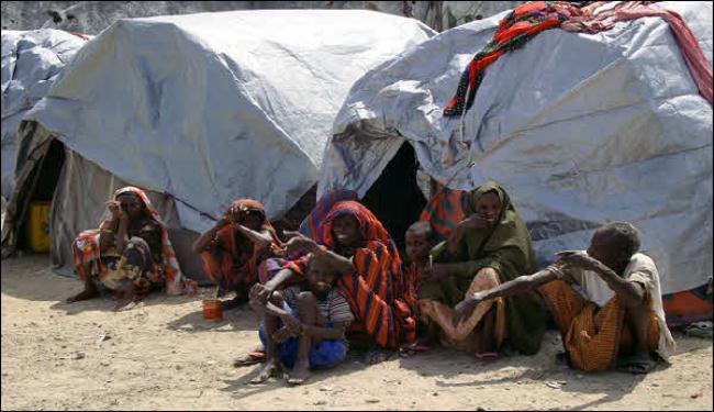 القائد يناشد المواطنين الاسراع في مساعدة الصوماليين