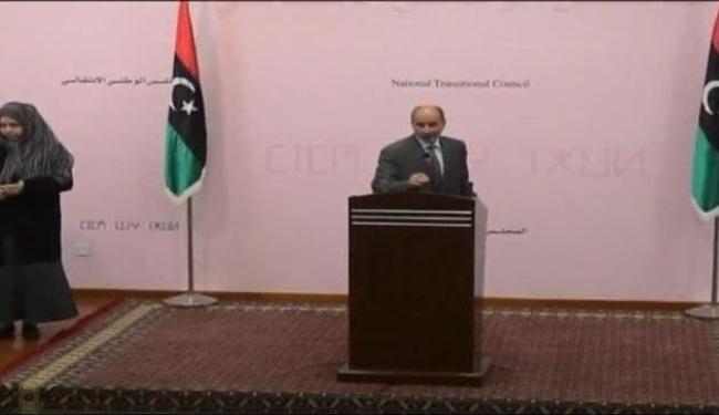الدستور الموقت يمنع الفراغ في ليبيا بعد القذافي