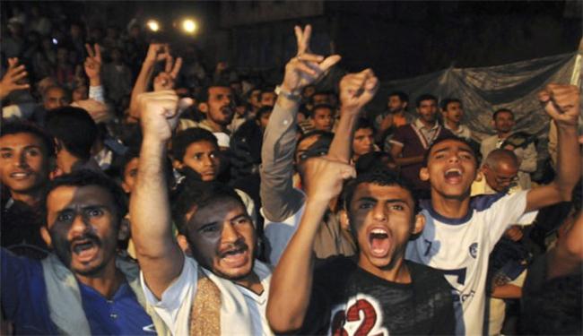 تحذير إلي اللقاء المشترك من الحديث باسم الثورة اليمنية