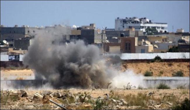 اندلاع معارك عنيفة حول مقر القذافي بطرابلس