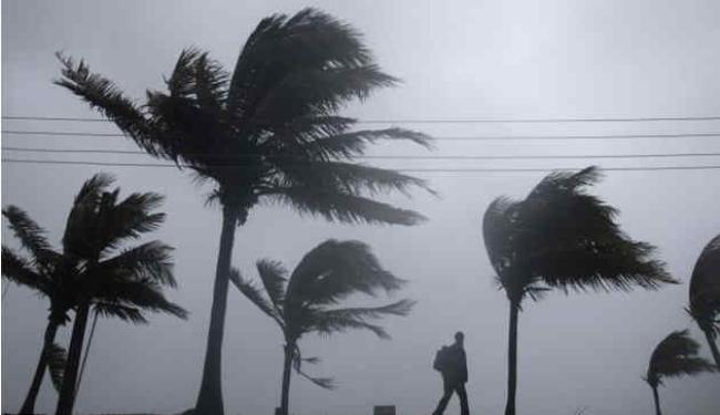 حالة الطوارئ بولايات أميركية استعداداً لإعصار ايرين