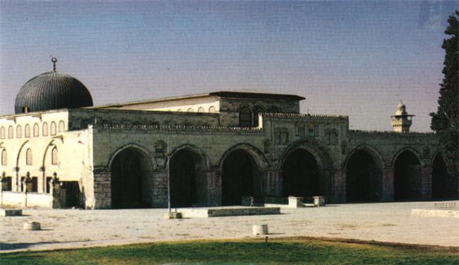 جماعات صهيونية تقيم حفلات ماجنة في ساحة الاقصى