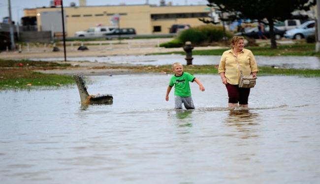 حصيلة العاصفة الاستوائية ايرين ترتفع الى 14 قتيلا