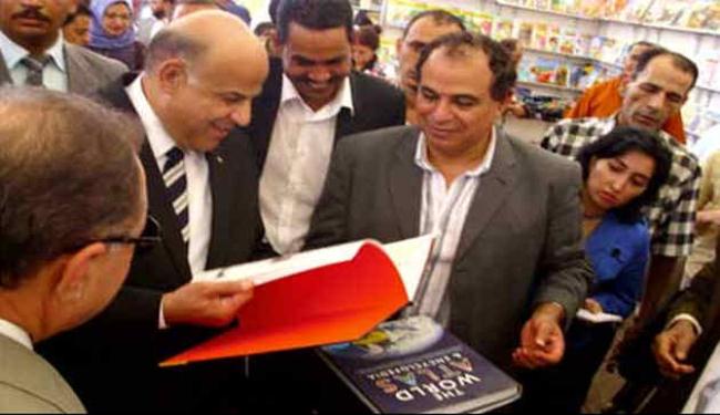 افتتاح معرض للكتاب على شاطئ النيل بالقاهرة