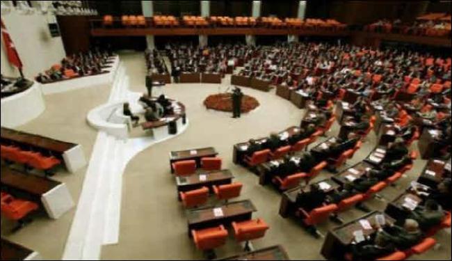 البرلمان التركي يمدد مهلة قصف معاقل حزب العمال