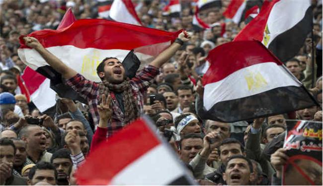 آلاف المصريين يشاركون بجمعة 