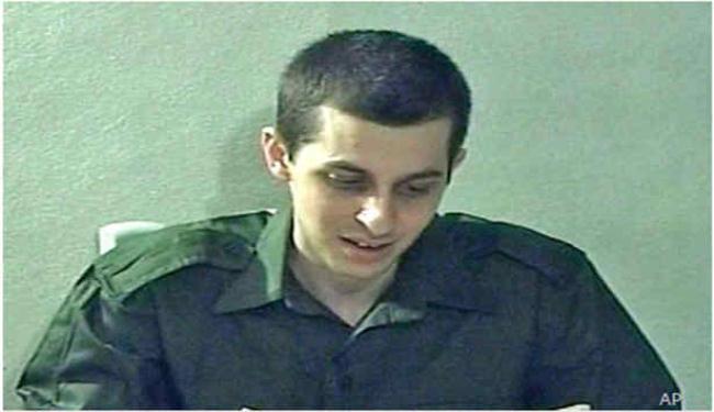  استقبلوا غلعاد بصمت 