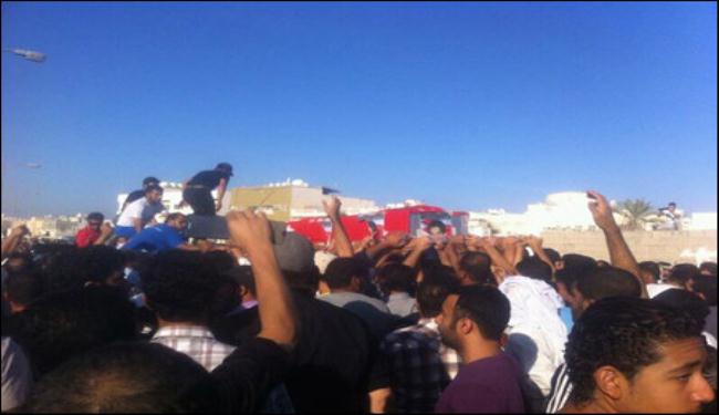 السلطات البحرينية تقمع بقسوة موكب تشييع الشهيد