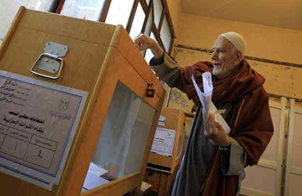 اخوان المسلمين پيشتاز انتخابات مصر