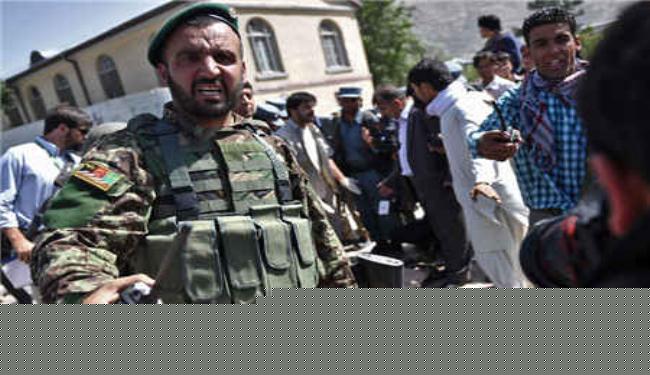 اصابة 70 افغانيا بهجوم استهدف قاعدة للناتو