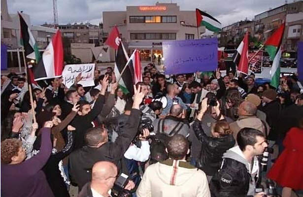 تظاهرات فلسطینیها ضد ممنوعیت پخش اذان