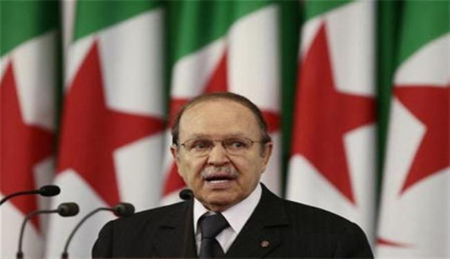 الرئيس الجزائري يجدد حرصه على توطيد العلاقات مع ليبيا