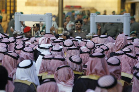 طرح نویسنده سعودی برای واردات وزیر