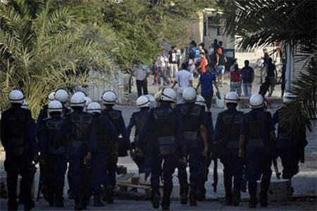 نيروهاي آل خليفه 14 جوان بحريني را بازداشت كردند