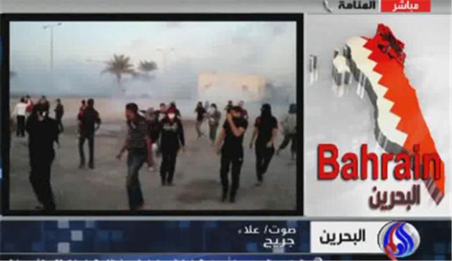 شاهد: مرتزقة آل خليفة يفتكون بالمعتصمين ويسرقونهم