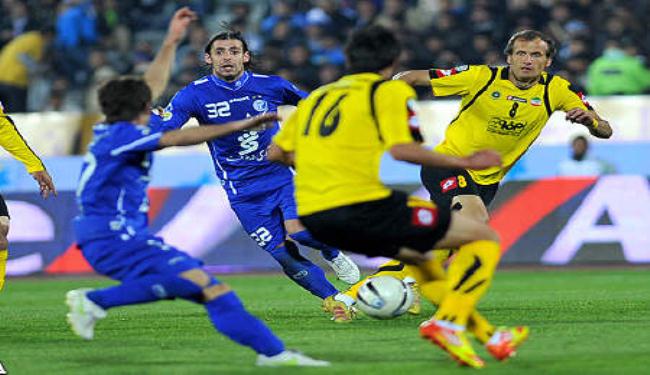 الدوري الممتاز الايراني: استقلال ينفرد بالصدارة 