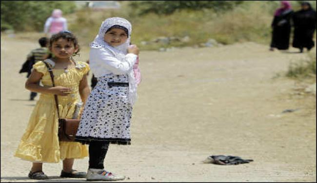 اللاجئون الفلسطينيون ...مخيماتهم سجونهم 