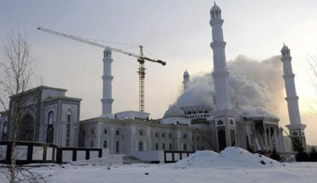 اندلاع حريق فى أكبر مسجد بآسيا الوسطى