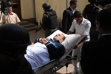 نارضایتی مصری‌ها از طولانی شدن دادگاه مبارک