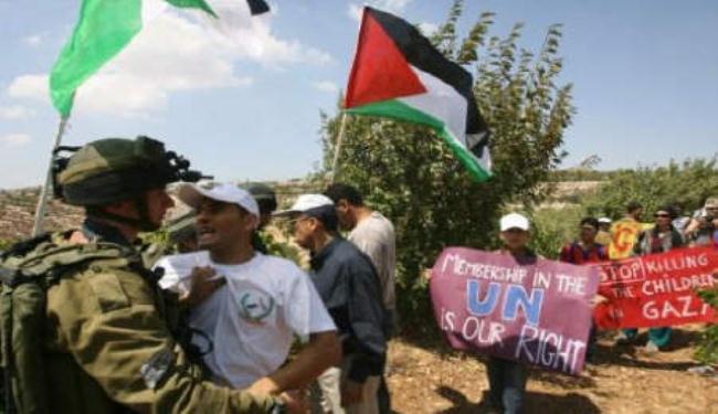 قوات الاحتلال الإسرائيلي تفرق مسيرة للتنديد بالاستيطان