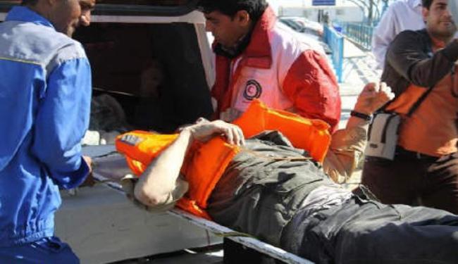 غرق زورق في مياه بندر عباس وانقاذ خمسة من ركابه