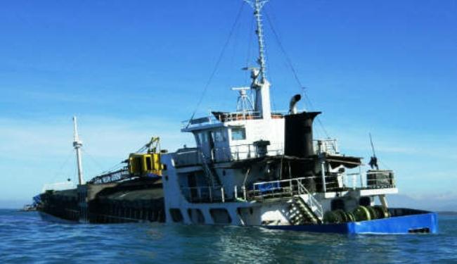 إنقاذ 32 شخصاً عقب غرق سفينتى شحن فى الفلبين 