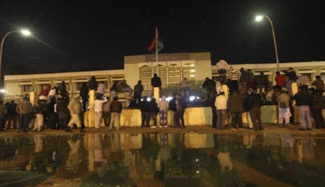 الاف الطلاب يتظاهرون في جامعة بنغازي