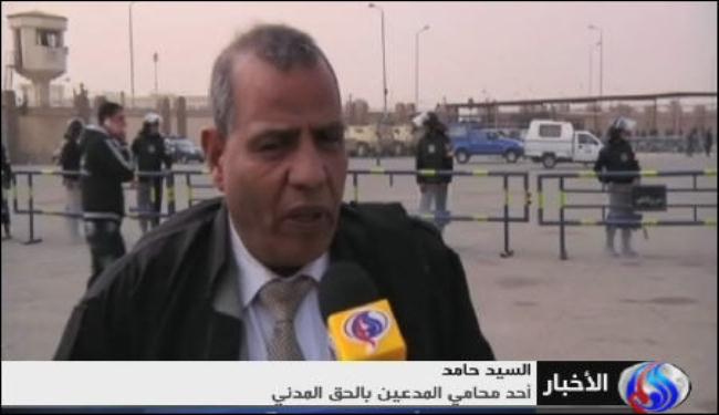 الديب عميل مبارك ولا يعيش بين الشعب