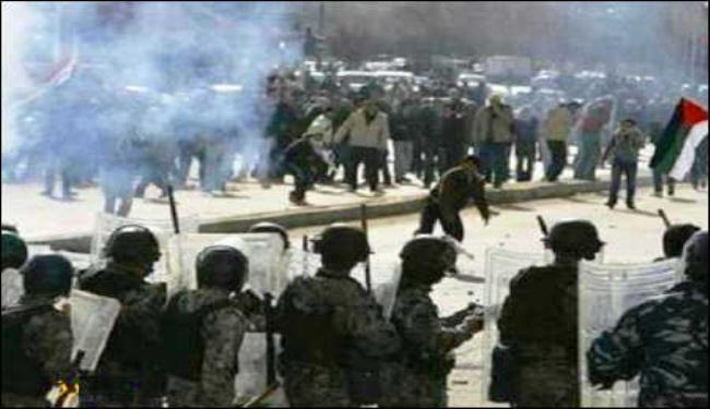 استخدام الغاز المسيل للدموع لتفريق تظاهرة بالاردن